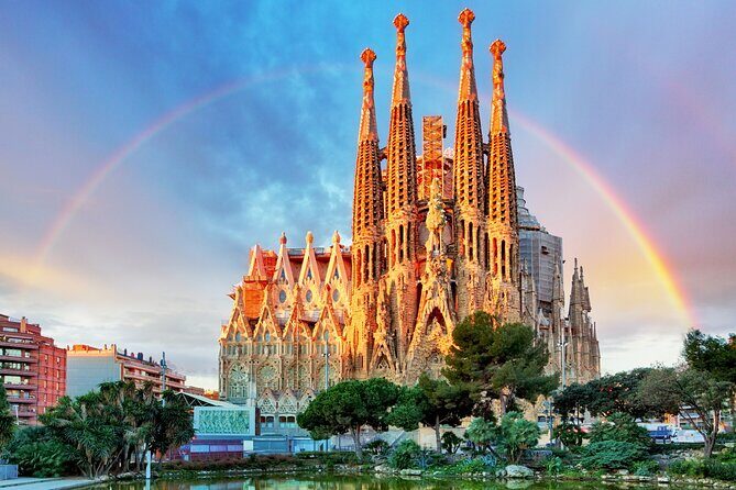 Deluxe Shore Excursion of Barcelona - Key Points