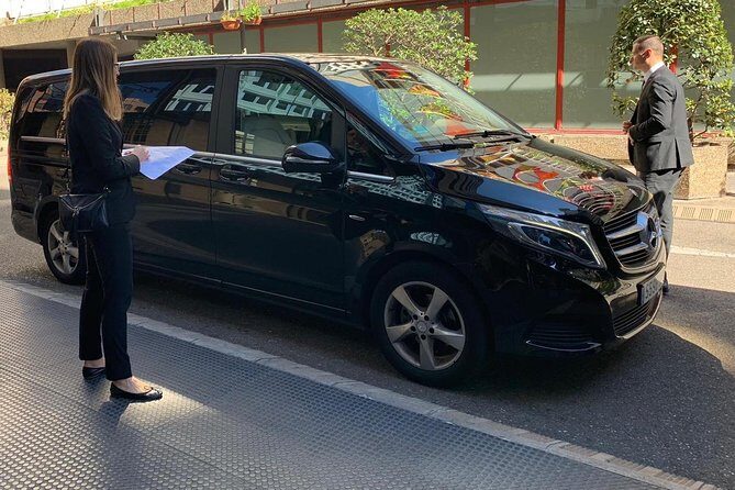 Departure from Central London to Heathrow Airport by Luxury Van - Key Points