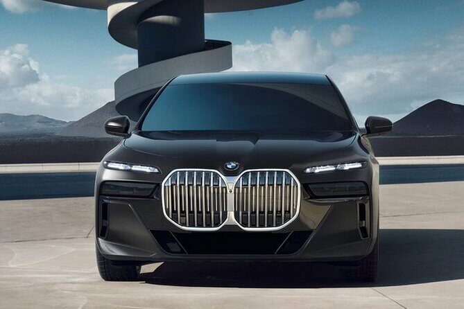 Departure from Milwaukee City to Milwaukee Airport MKE by Sedan - The Booking and Pricing Breakdown