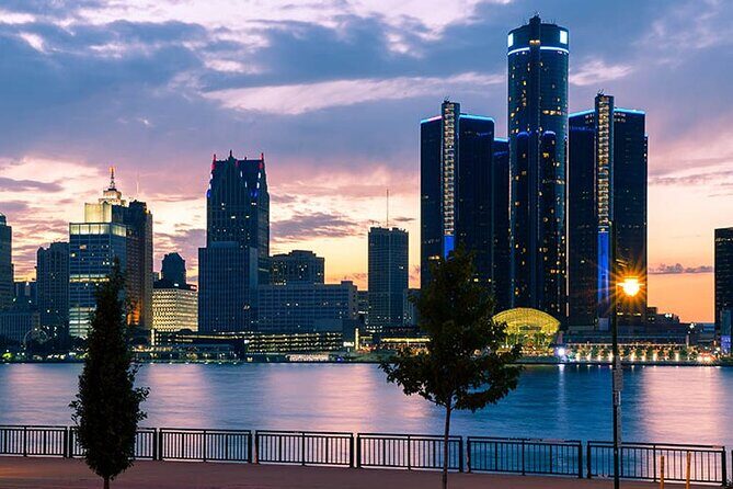 Departure Private Transfer: Detroit to Detroit Airport DTW in Luxury SUV - FAQ