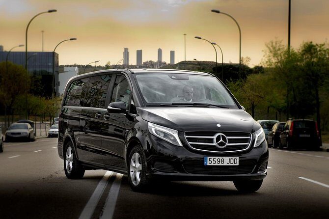 Departure Private Transfer from Madrid to MAD Airport by Van - Key Points
