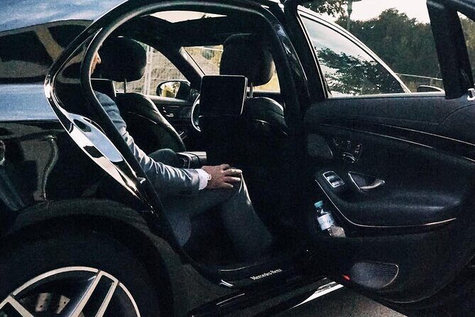 Departure Private Transfer: Orlando to Orlando Airport MCO in Business Car - What Comes with the Service – The Little Details That Matter