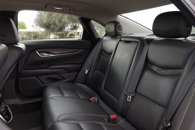 Departure Private Transfer Vancouver to YVR Airport or Cruise Port- Business Car - FAQs