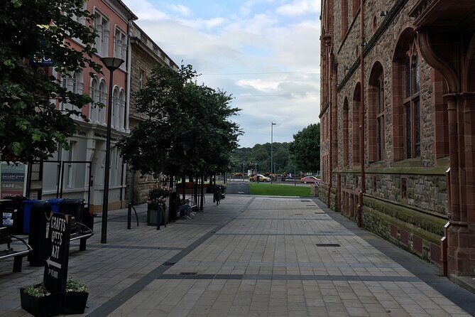 Derrie Danders: Highlights of the Walled City a Self-Guided Audio Tour - Who Is This Tour Best For?