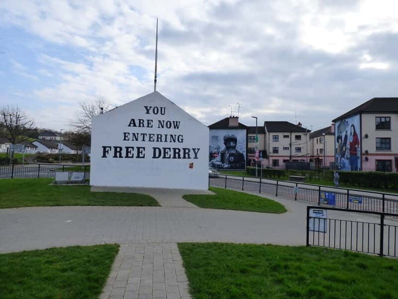 Derry: Bloody Sunday and Bogside Murals Walking Tour - Key Points