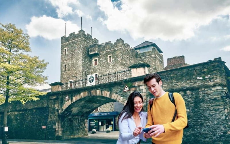 Derry: City Walking Tour & Exploration Game - Key Points