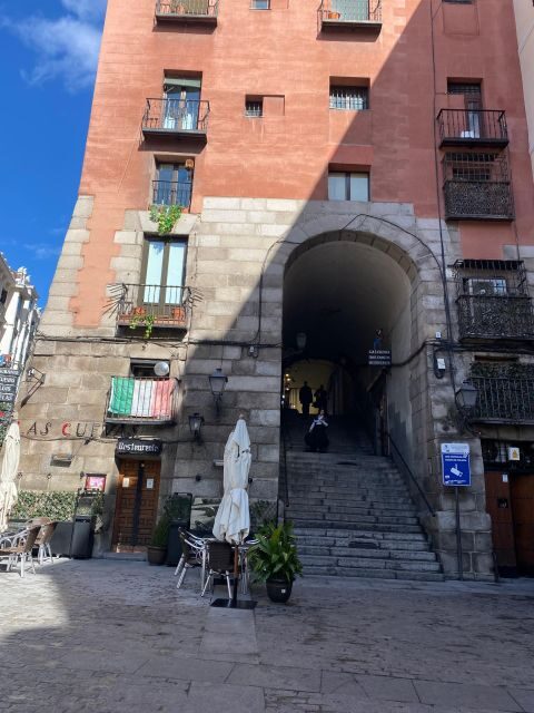 Descalzas Reales Monastery Tour with Tickets - Key Points