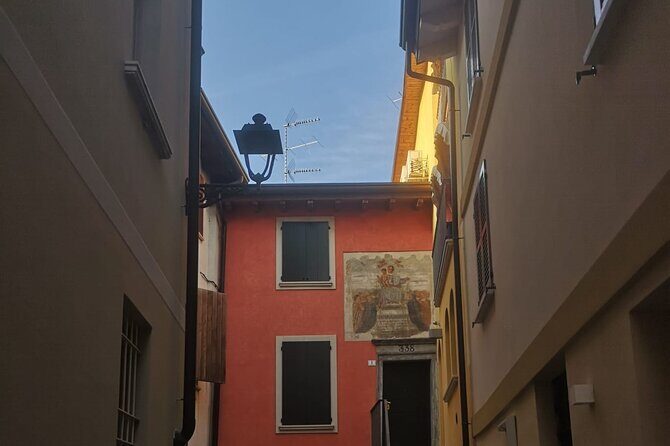 Desenzano Sunset Walking and Boat Tour with a Drink On Board - Practical Details and Considerations