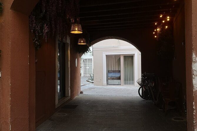 Desenzano Sunset Walking and Boat Tour with a Drink On Board - FAQs