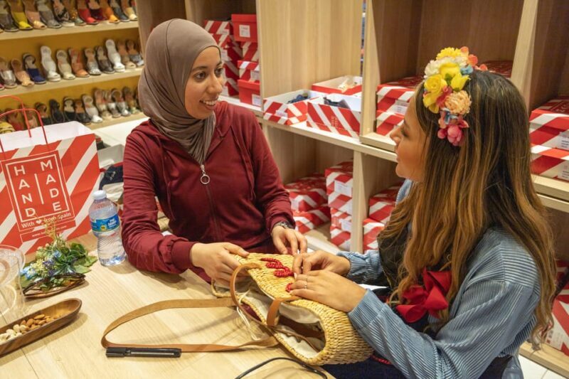 Design and Craft a Raffia Bag in Valencia - Who Should Consider This Tour?