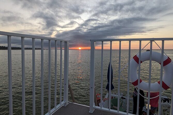 Destin: Sunset Cruise on a Back Porch Style Pontoon - Who Will Love This Tour?