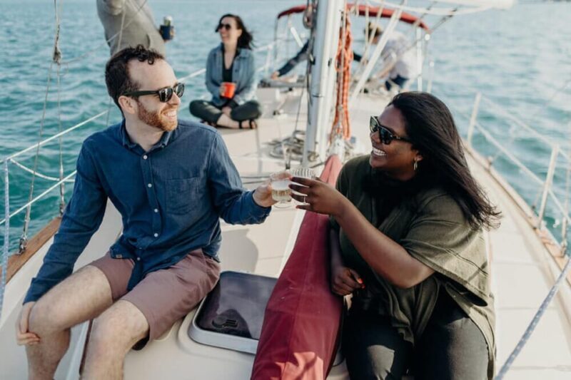 Detroit: Sailing Tour on the Detroit River - FAQ