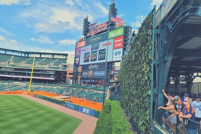 Detroit Tigers Baseball Game Ticket at Comerica Park - Who Is This Tour Best For?