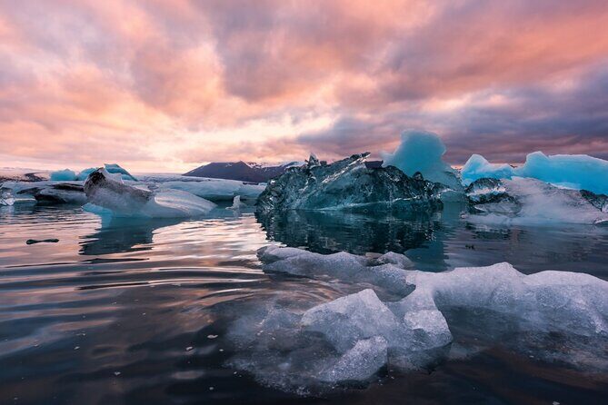 Diamond Beach & Jökulsárlón Floating Glacier Guided Day Tour - An In-Depth Look at the Itinerary