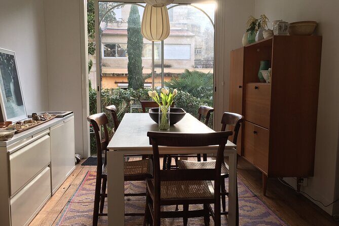 Dine With a Bordeaux Local in a Chartrons / Jardin Public Home - The Atmosphere and Conversation