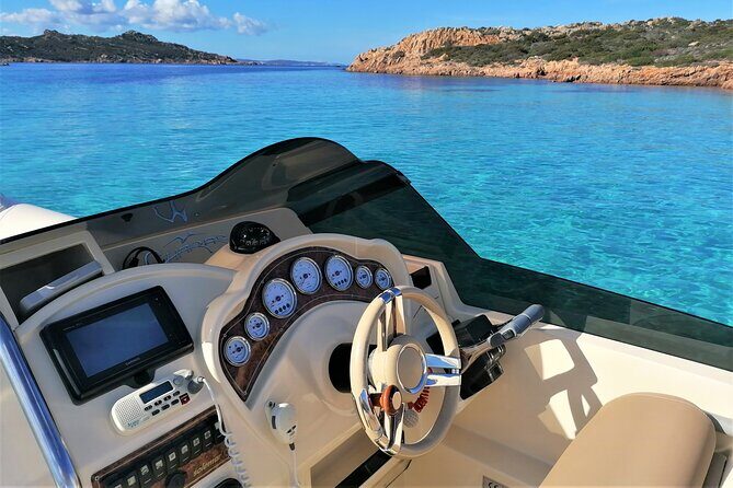 Dinghy Rental with Skipper in the Maddalena Archipelago - Key Points
