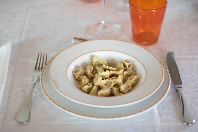 Dining experience at a local's home in Asti with show cooking - Who Should Consider This Tour?