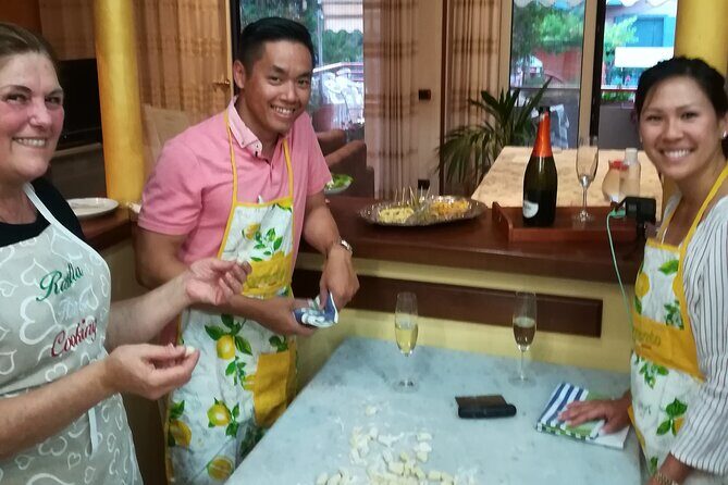 dinner and cooking demonstration - What Makes This Cooking Tour Special