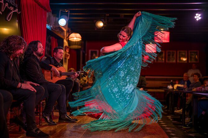 Dinner and Show flamenco in the Albayzin Granada - A Deep Dive into the Experience