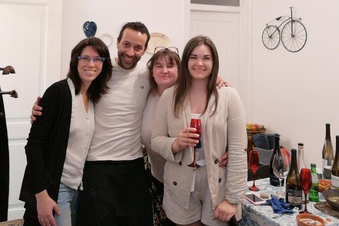 Dinner at at local's chef sweet home - Key Points