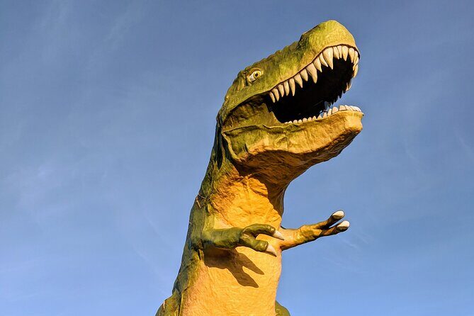Dinosaurs, Canyons & Ghost Towns: Ultimate Drumheller Day Tour - Who Is This Tour Best For?