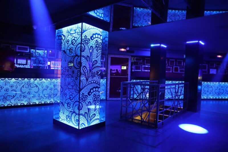 Disco night at La Cartuja, calle de la Cruz, 10, Madrid - Key Points