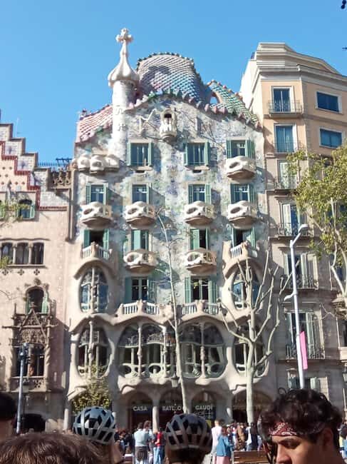 Discover Barcelona effortlessly without walking (bikes, scooters...) - FAQ