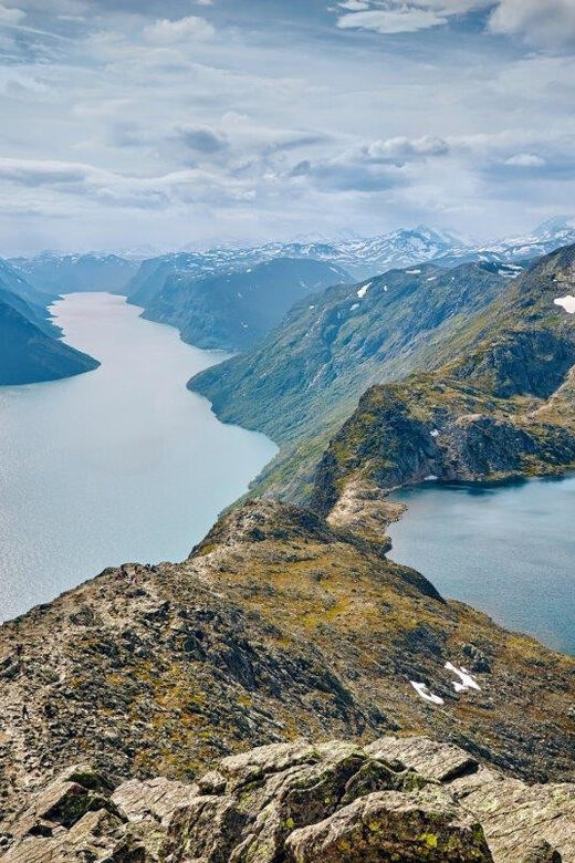 Discover Besseggen: An inspiring 2-Day Adventure - Key Points