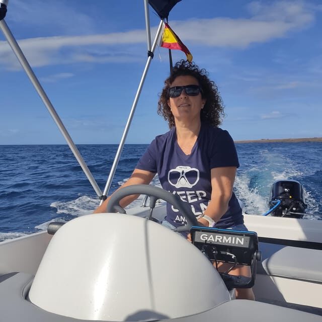 "Discover Freedom: Rent a Boat, No License Required!" - Why Choose This Boat Rental Experience?