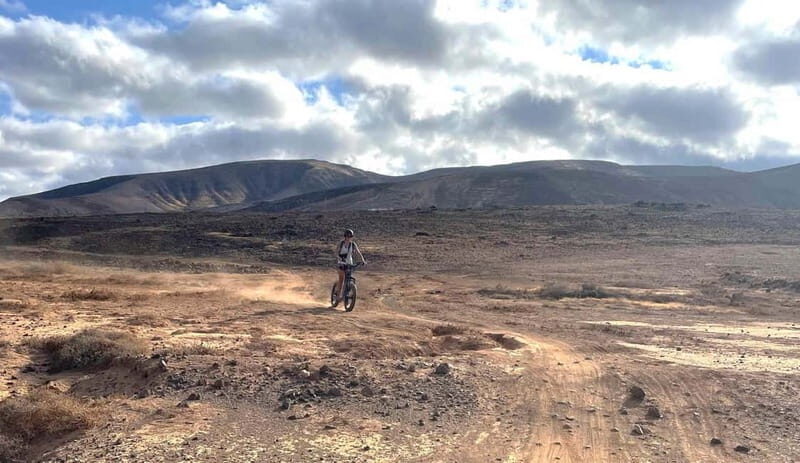 Discover Lanzarote in a different way with electric all-terrain scooters. - Key Points