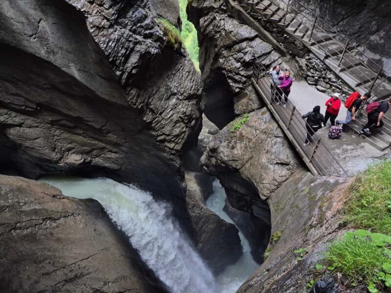 Discover Lauterbrunnen with Cheese & Chocolate Tasting Tour - The Fascinating World of BASE Jumping