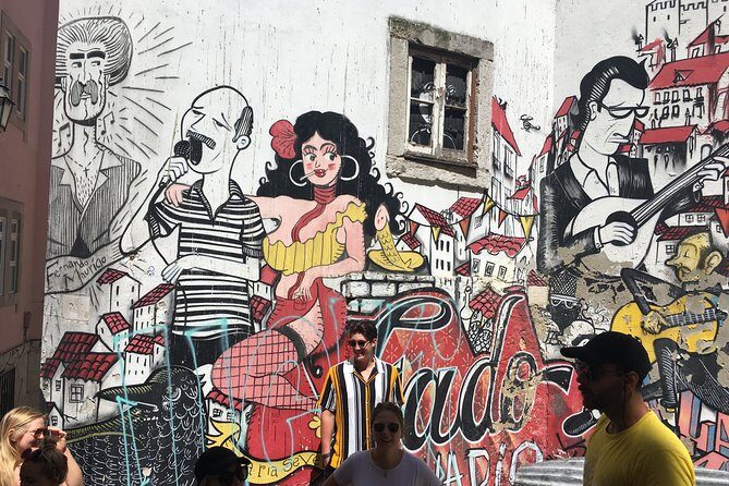 Discover Lisbon's Alfama: Secrets of the Old Town - Group Size and Logistics