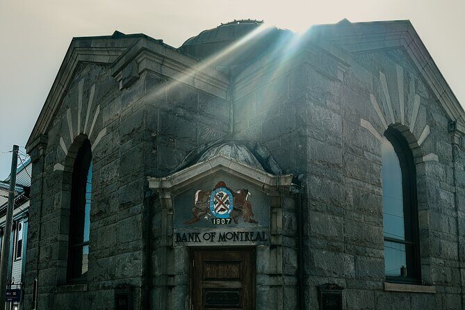 Discover Lunenburg and Mahone Bay Guided Tour - The Transportation and Group Size