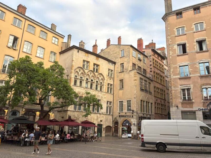 Discover Lyon and its heritage while running - Moving through the citys diverse neighborhoods