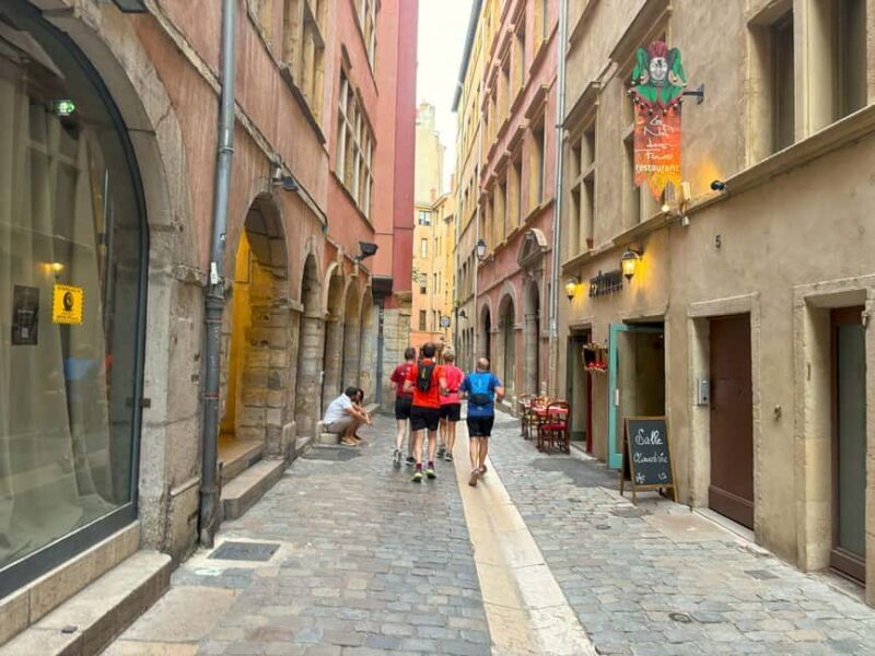 Discover Lyon and its heritage while running - The fun of photos, anecdotes, and local tips