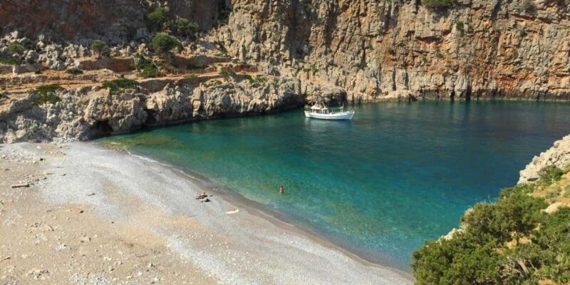 Discover Menies & Secret Sea Caves | Private Escape Cruise - Key Points