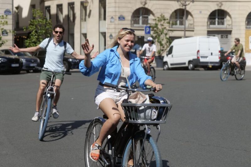 Discover Paris by bike - The Sum Up