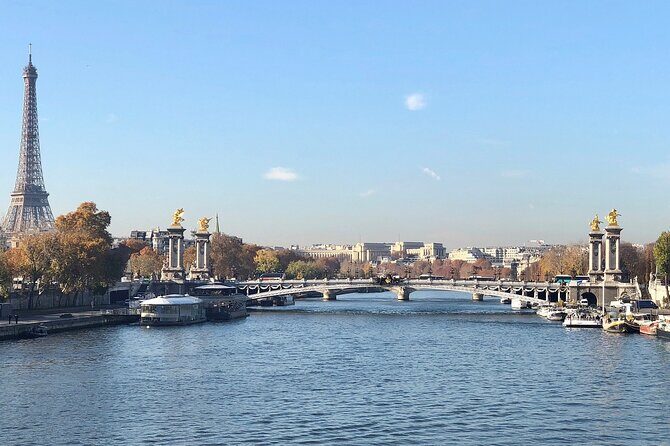 Discover Paris most Photogenic Spots with a Local - Key Points