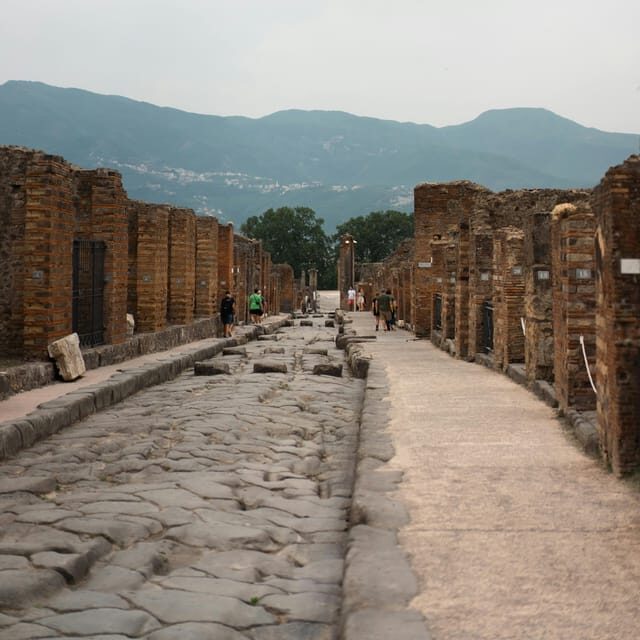 Discover Pompeii: French Walking Tour of the Buried City - FAQs