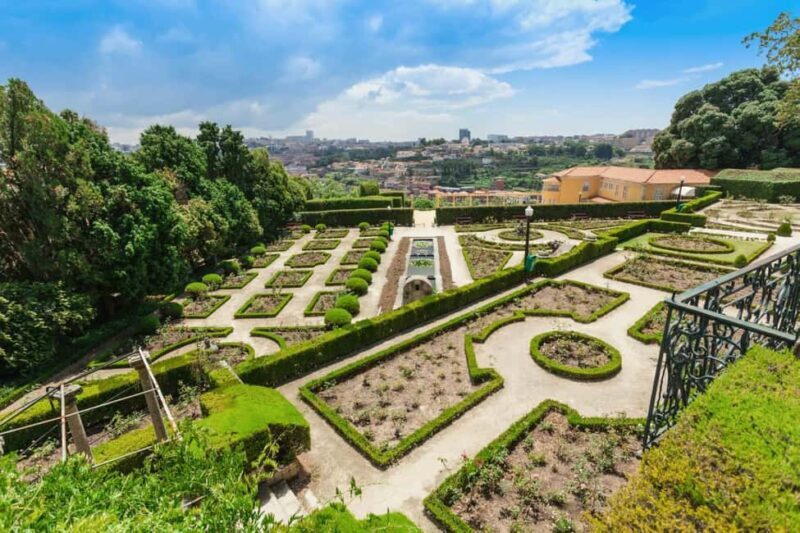 Discover Porto's Literary and Secret Side: Hidden Gardens, Books, and Poetry - An In-Depth Look at the Experience