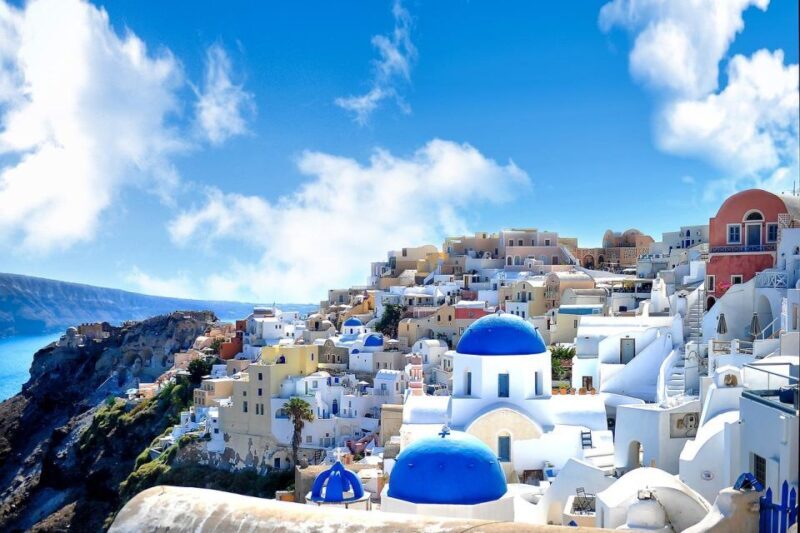 Discover Santorini's Instagram Gems - Key Points
