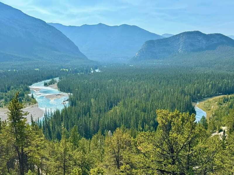 Discover the Best of Banff: Lakes, Mountains, Gondola Ride - Who Should Consider This Tour?