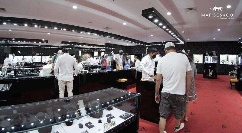 Discover the essence of playa del carmen: tequilera, jewelry and 5th avenue. - A Balanced Perspective