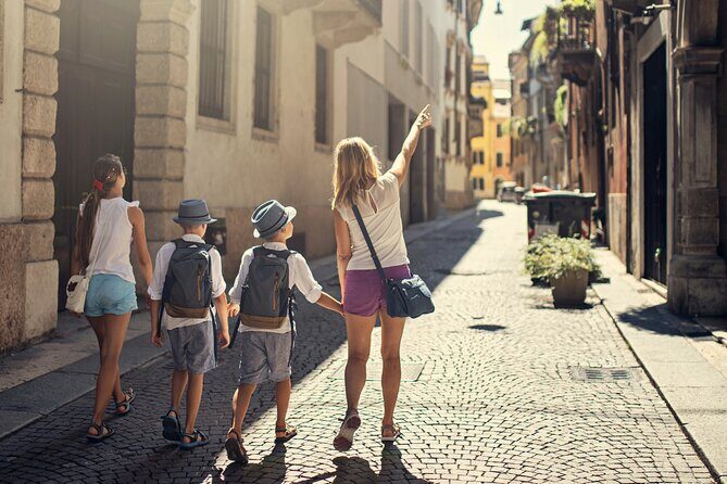 Discover the secrets of Antwerp while playing! Escape game - Who is this tour best suited for?