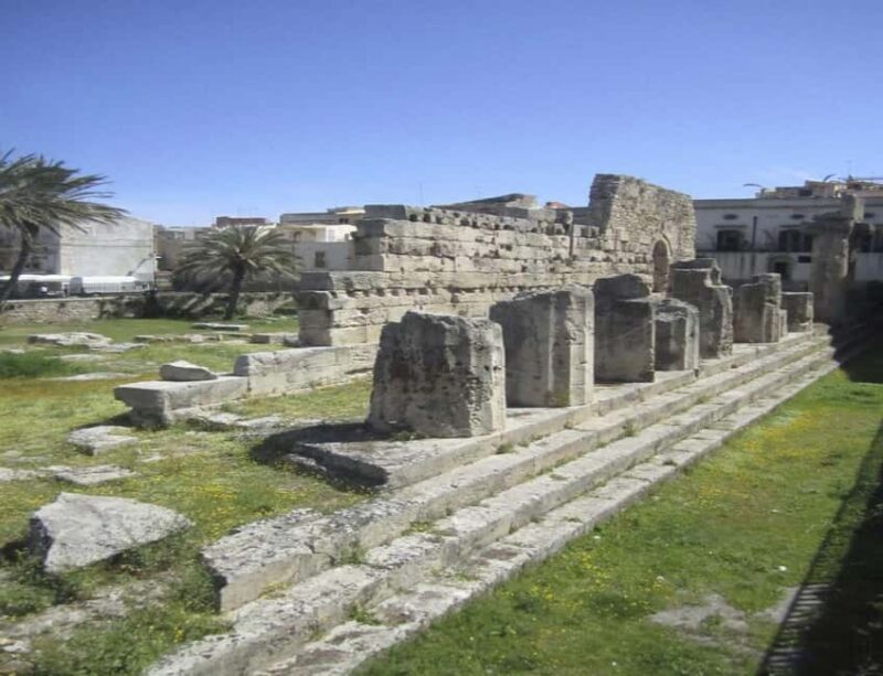 Discover the wonders of Ortigia: a Tuk-Tuk tour through history and the sea. - An Introduction to the Ortigia Tuk-Tuk Experience