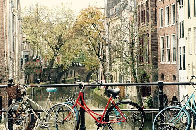 Discover Utrecht: a Self-Guided Augmented Reality City Tour - What Makes the Tour Stand Out?