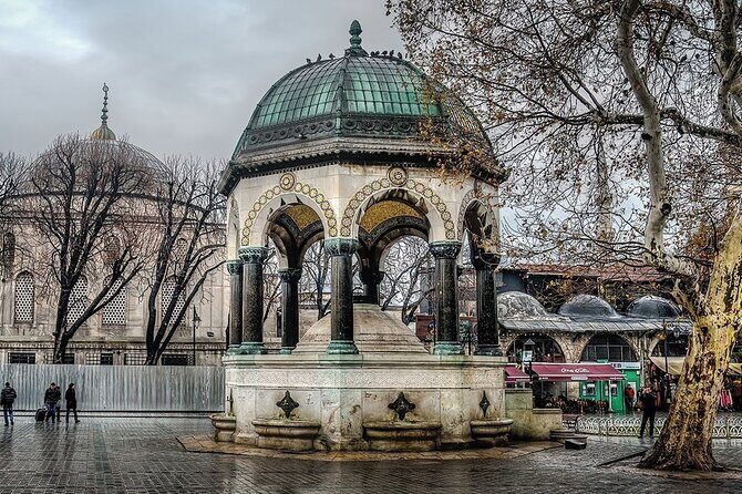 Discovering the Old City/ Full Day Tour/ Lunch&Tickets included - FAQ