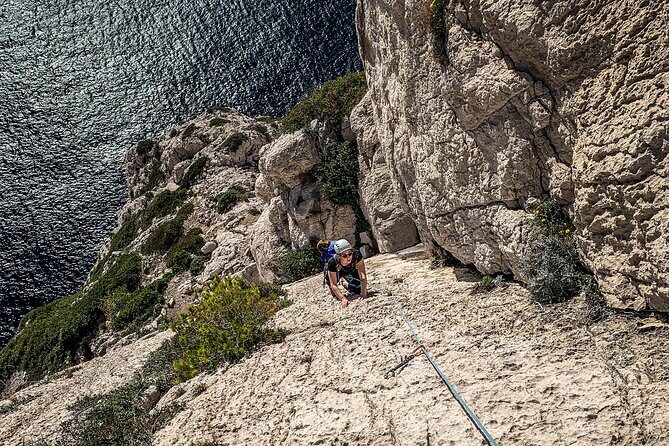 Discovery Climbing Large Routes in the Calanques of Marseille - A Closer Look at Discovery Climbing Large Routes in the Calanques of Marseille