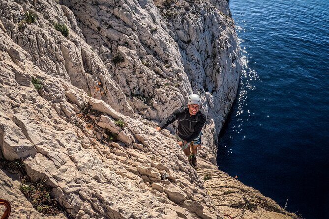 Discovery Climbing Large Routes in the Calanques of Marseille - Key Points