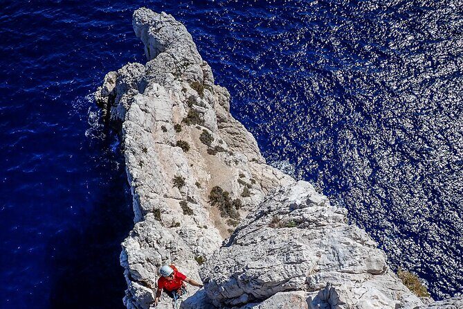 Discovery Climbing Large Routes in the Calanques of Marseille - FAQs